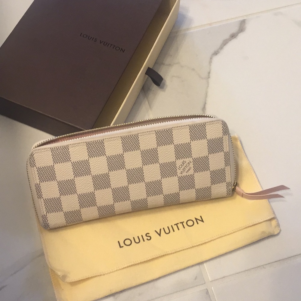 Louis Vuitton Zippy Wallet